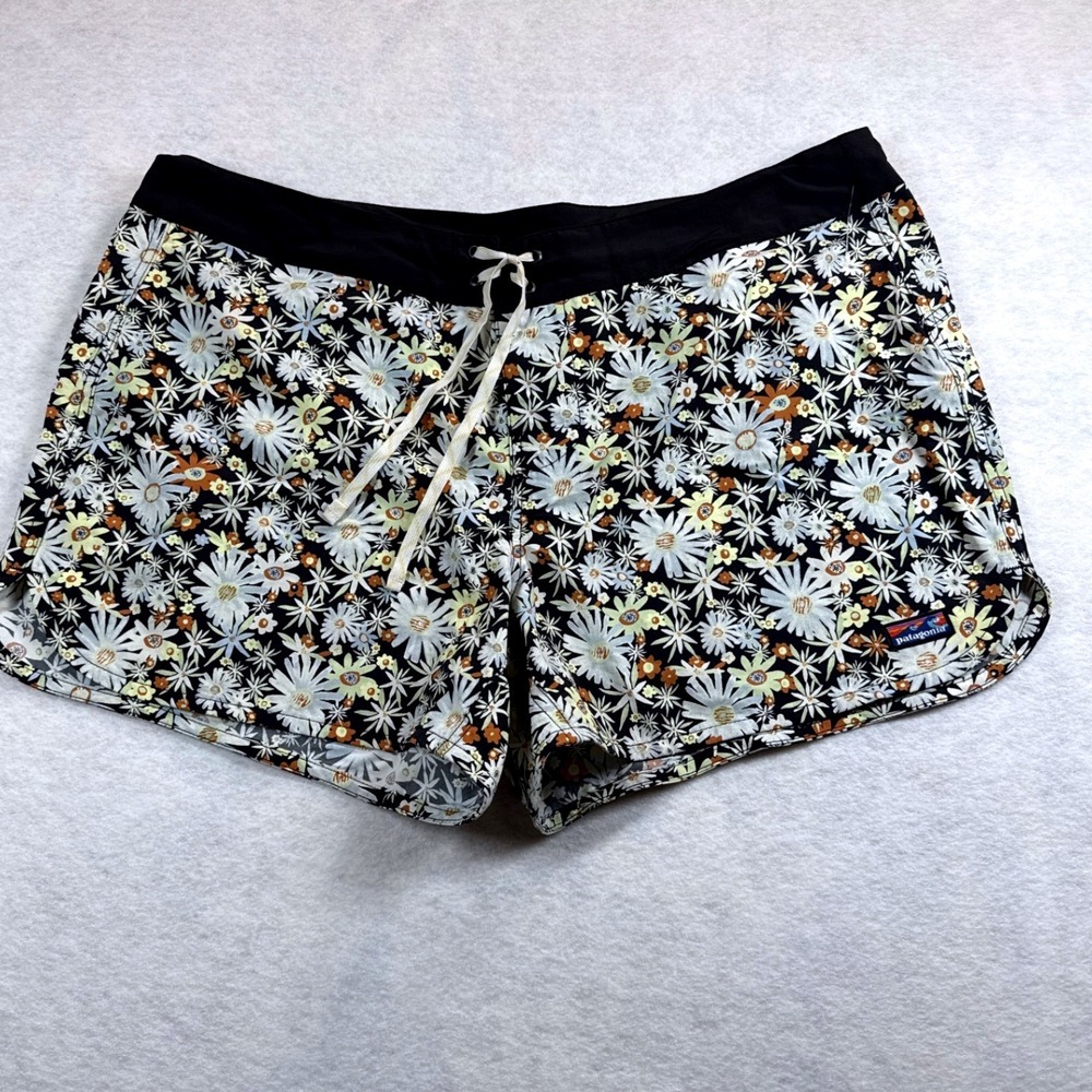 Patagonia Womens Wavefarer Boardshorts 5 in Primavera Ink Black Floral Size 16